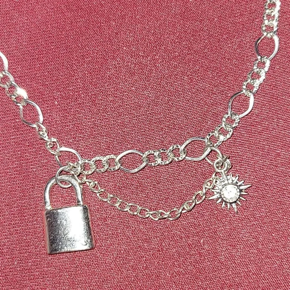One chain Charm Choker